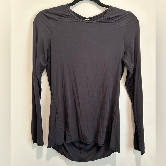 Lululemon long sleeve top - Picture 1 of 3